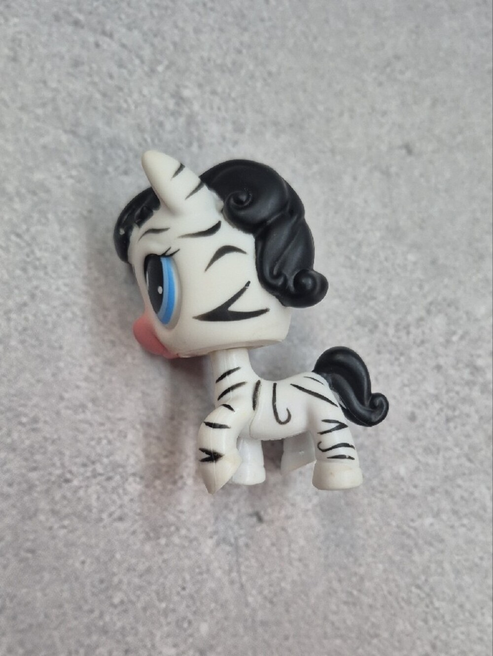 Littlest Pet Shop Zebra #392 - Picture 3 of 5